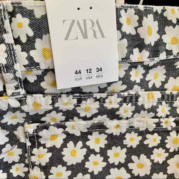 Zara Daisy Print High Waisted Straight Shorts Sizes 8 and 12 - Picture 9 of 10